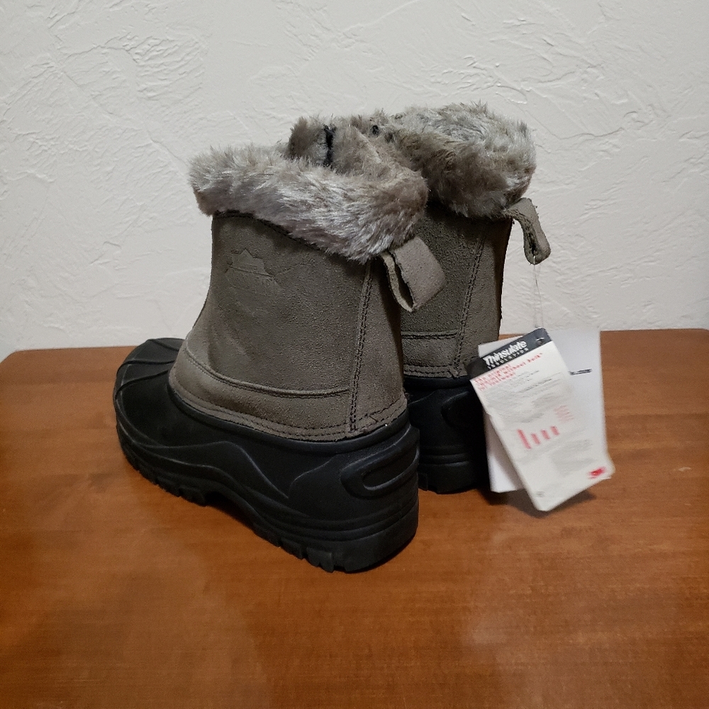 NWT Women's Snow Boots - Picture 2 of 5